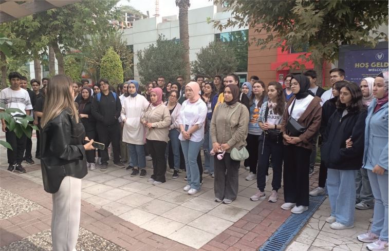 Ayfer-Ceylan Emet Fen Lisesi İzmir’e Gezi Düzenledi