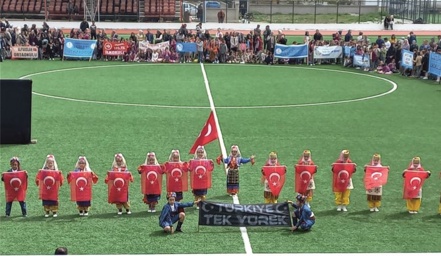 23 NİSAN ÇOŞKUYLA KUTLANDI