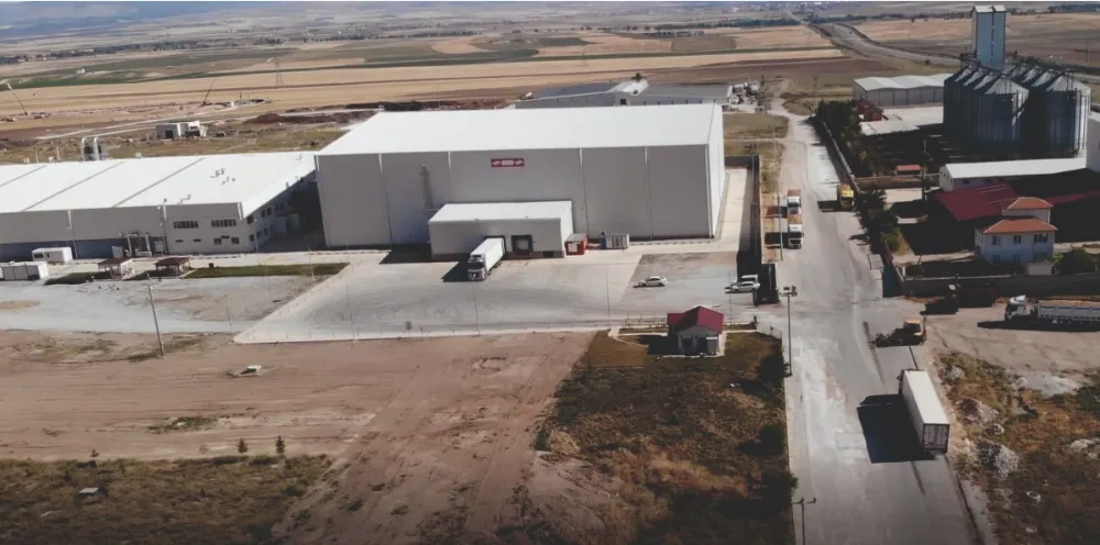 KOMŞULAR FABRİKA,  BİZ BETON İNŞA ETTİK