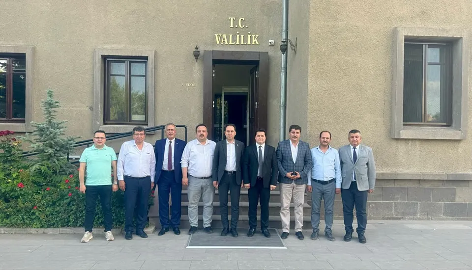 Başkan Aynacı Ve Kızıltoprak, Bolat