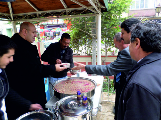 KAYMAKAMLIKTAN AŞURE DAĞITIMI